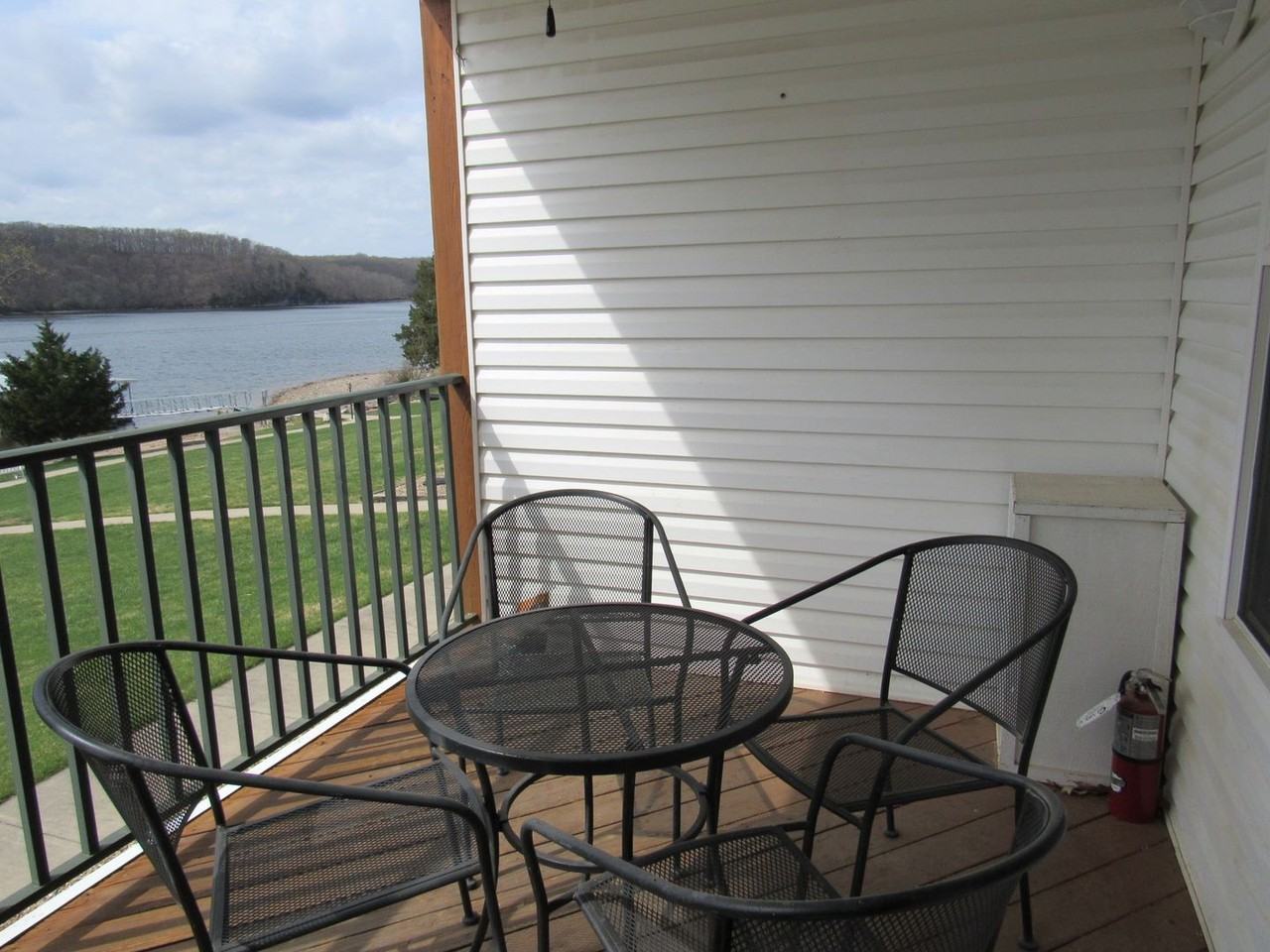 549 Park Place Dr - Photo 2 of 35