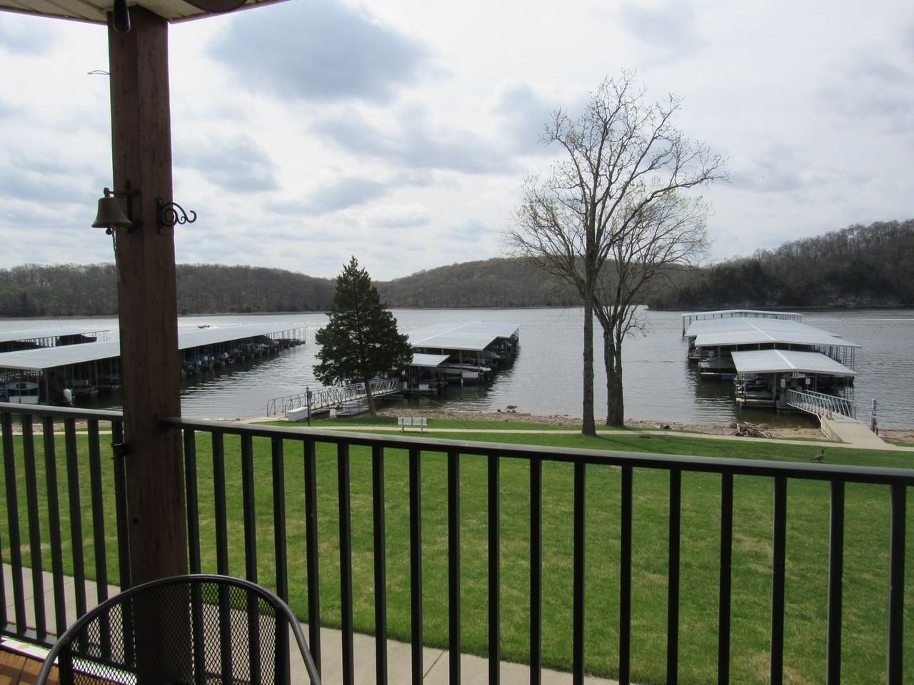 549 Park Place Dr - Photo 4 of 35
