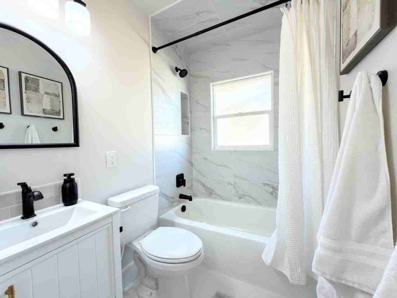 2754 S 300 E - Photo 4 of 39