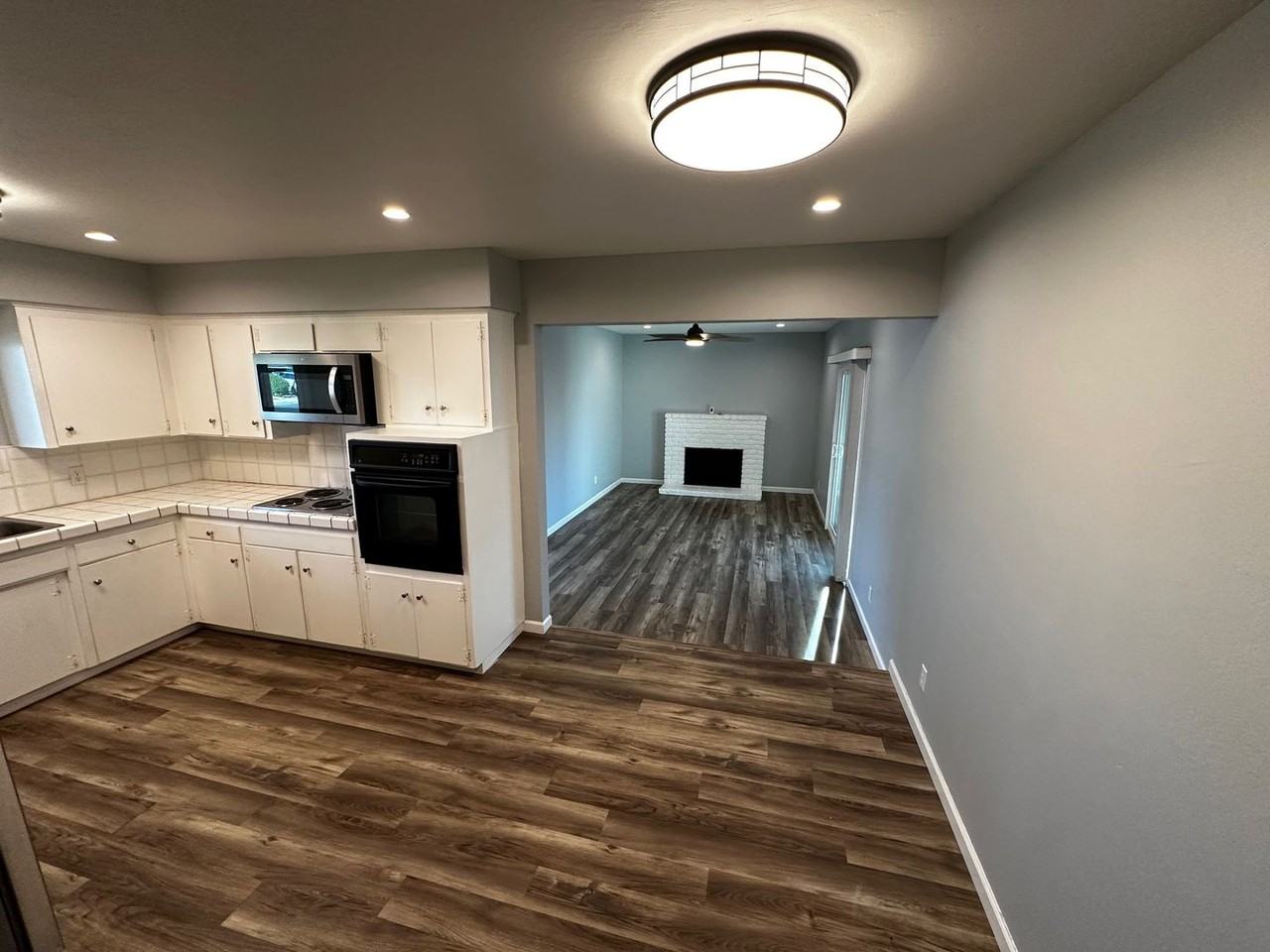 926 W Rialto Ave - Photo 3 of 12