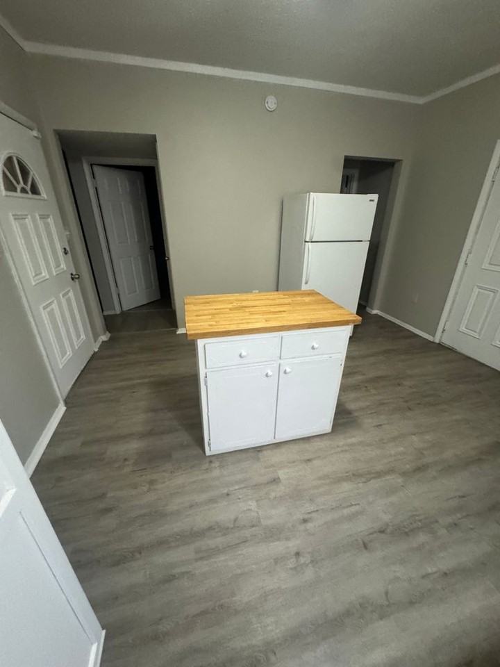 238 238 nieman at - Photo 2 of 7