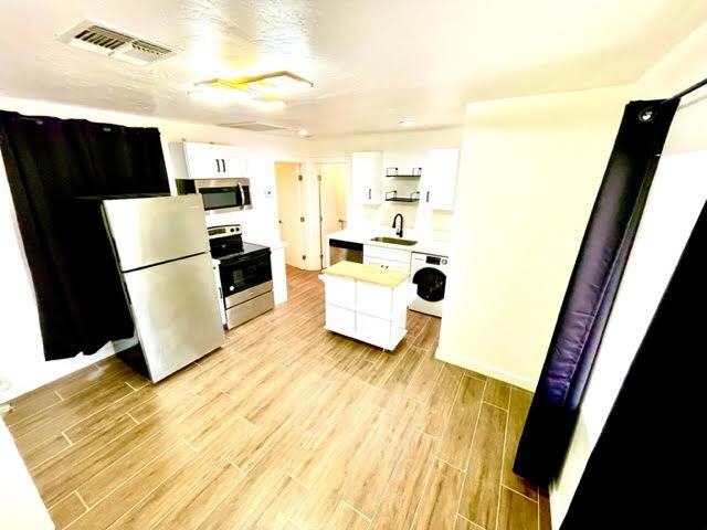 1437 E Diamond St #A - Photo 2 of 12