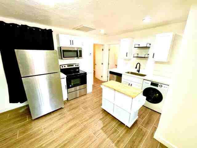 1437 E Diamond St #A - Photo 5 of 12