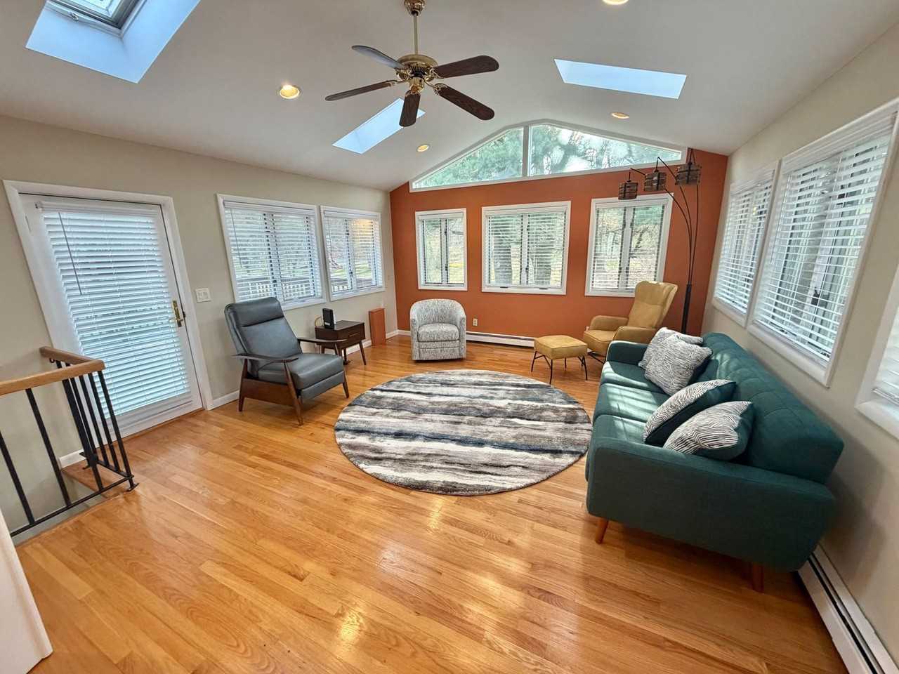 29 Carriage Hill Ln - Photo 4 of 28