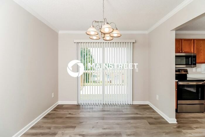 1039 Glenmont Rd - Photo 3 of 17