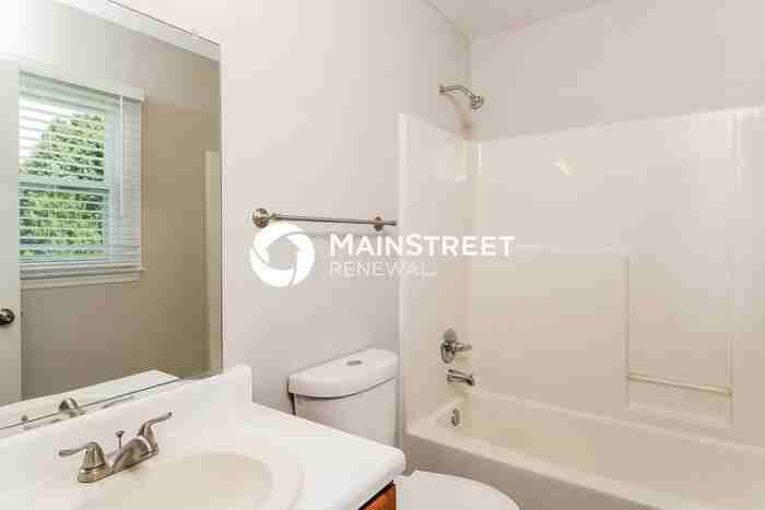 1039 Glenmont Rd - Photo 7 of 17