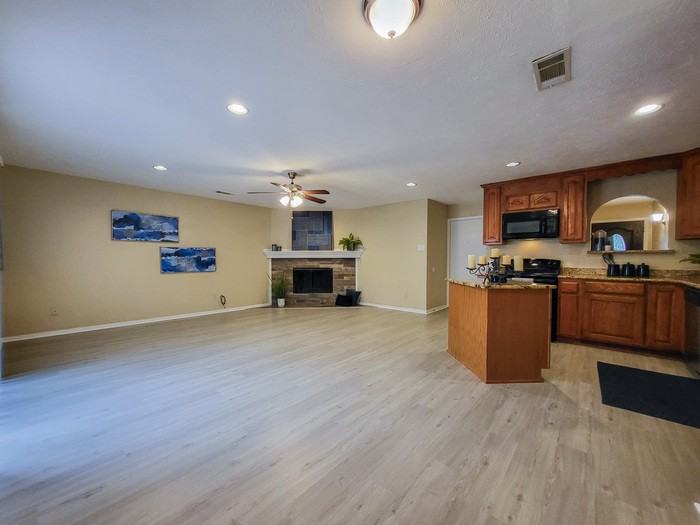 7216 Lancashire Dr - Photo 4 of 12