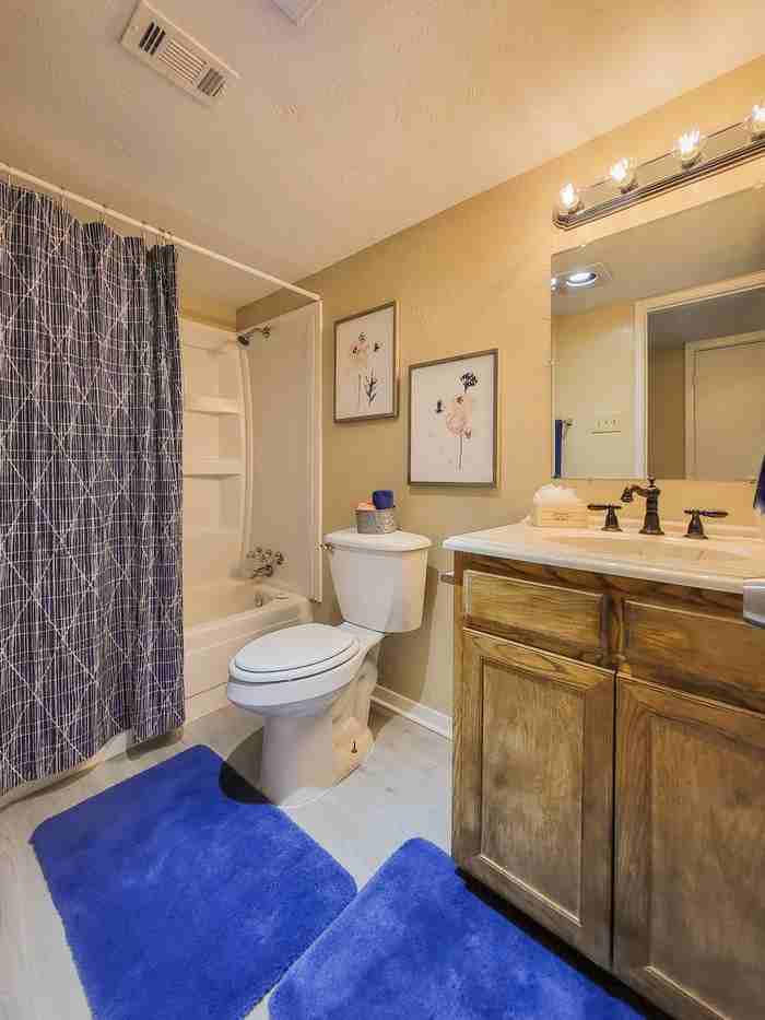 7216 Lancashire Dr - Photo 6 of 12