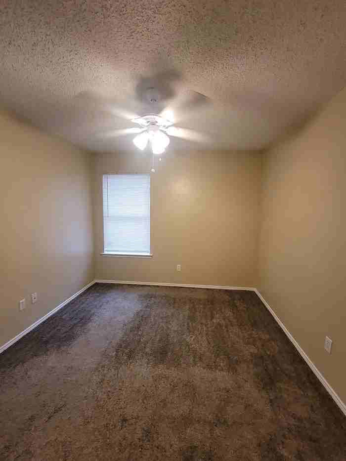 10909 Deauville Cir S - Photo 5 of 15