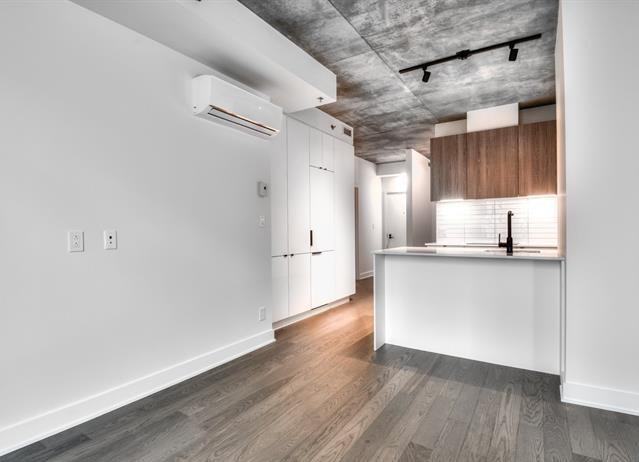 288 Rue Richmond #777 - Photo 2 of 19
