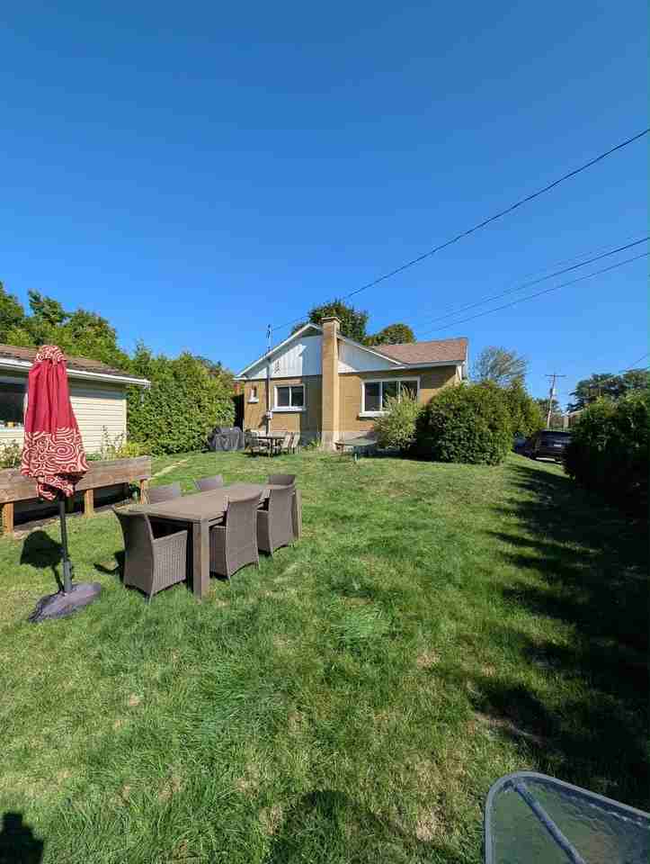 Boulevard Perrot & 28e Avenue - Photo 6 of 7