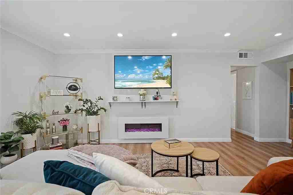 510 N Jackson St #301 - Photo 4 of 31