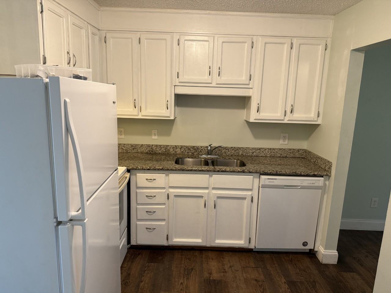 8034 Stark Ave #B - Photo 5 of 10