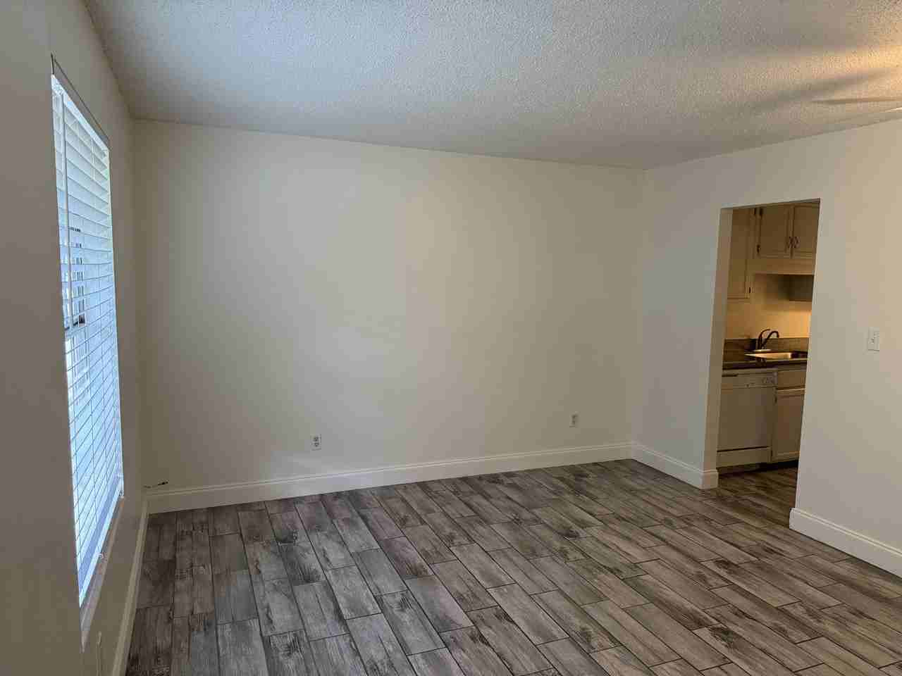 8034 Stark Ave #B - Photo 7 of 10