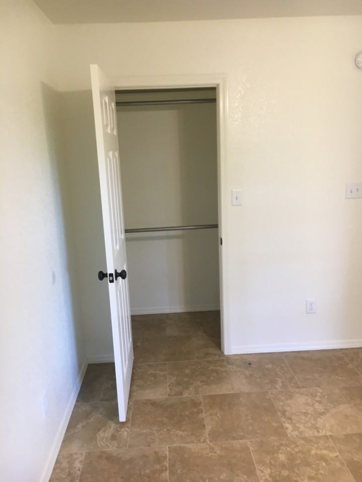 1073 N Erie Ave #1073 - Photo 3 of 16