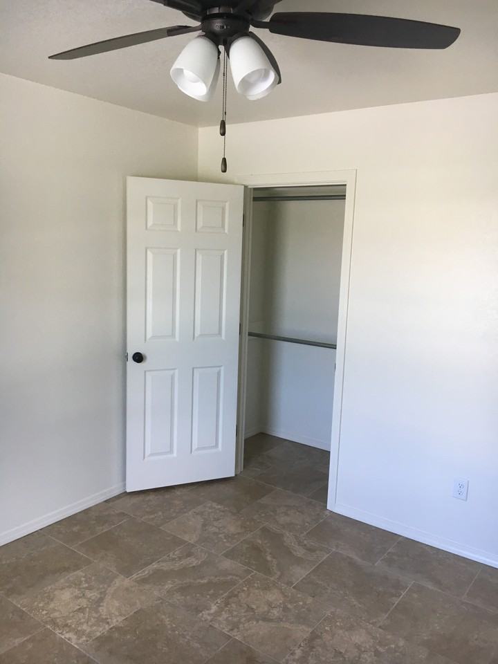 1073 N Erie Ave #1073 - Photo 5 of 16