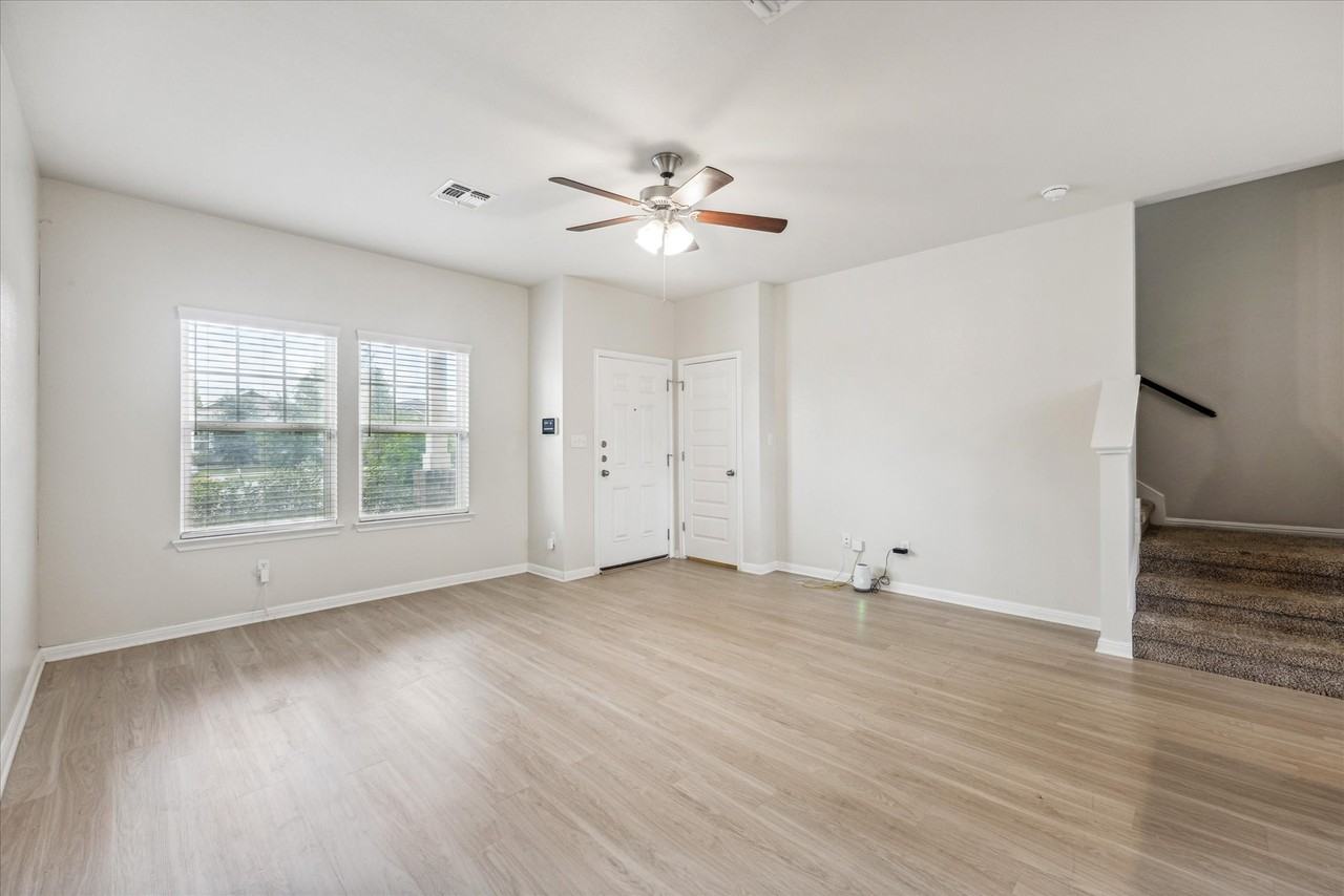 1044 Esplanade Pkwy #NA - Photo 4 of 21