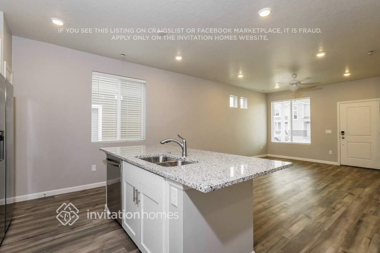 244 E Harker Creek St - Photo 7 of 18