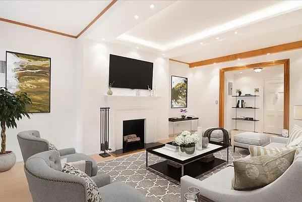 W 58th St #8L - Photo 2 of 18