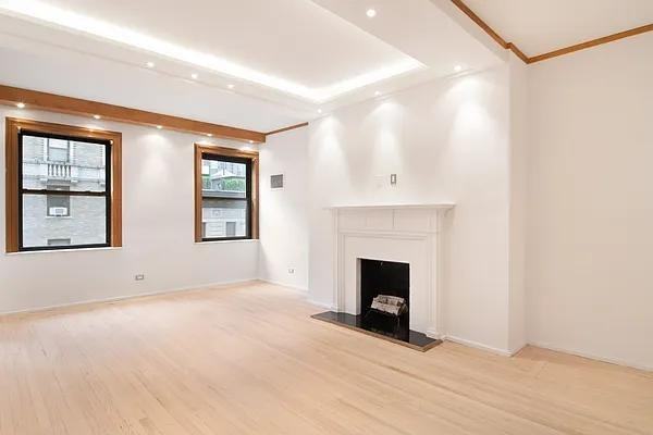 W 58th St #8L - Photo 3 of 18