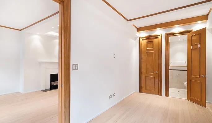 W 58th St #8L - Photo 4 of 18