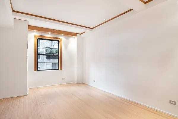 W 58th St #8L - Photo 7 of 18