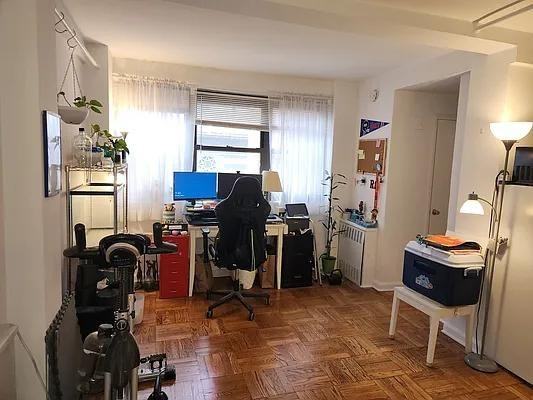 E 54th St #7J - Photo 5 of 20