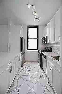 W 55th St #10A - Photo 2 of 20