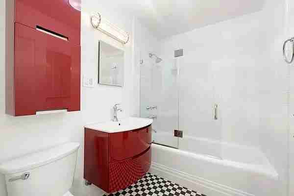 W 55th St #2E - Photo 5 of 10