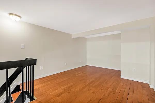 E 32nd St #8F - Photo 2 of 6