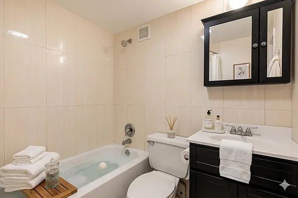 E 32nd St #8F - Photo 4 of 6