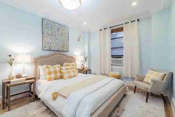 W 56th St #1102 - Photo 3 of 12