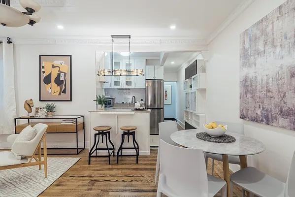 W 56th St #1102 - Photo 4 of 12