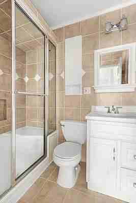 W 40th St #4L - Photo 5 of 6