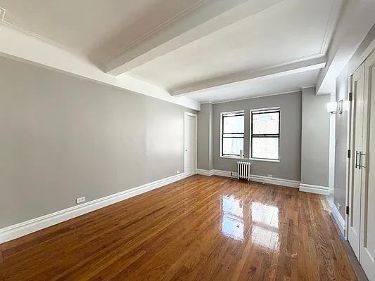 E 31st St #6C - Photo 5 of 19