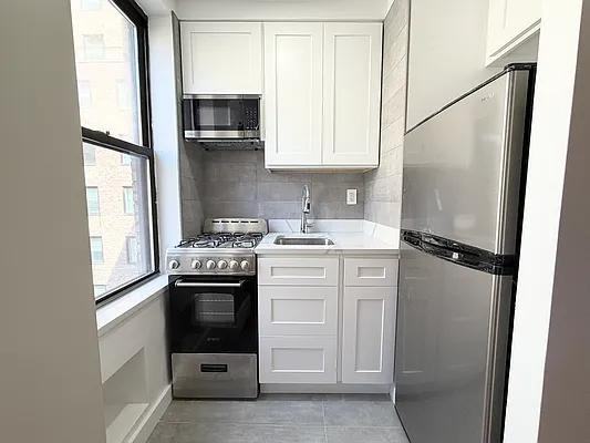 E 31st St #6C - Photo 7 of 19