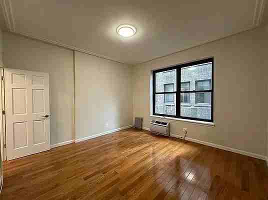 E 32nd St #8J - Photo 5 of 17