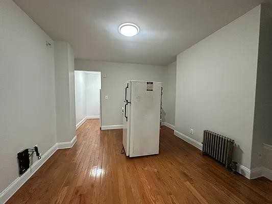 E 32nd St #2D - Photo 6 of 20