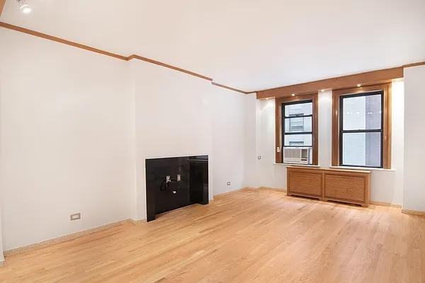 W 58th St #3B - Photo 3 of 20