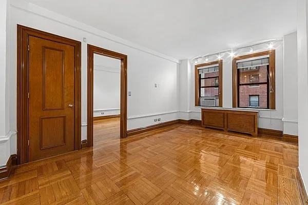 W 58th St #4A - Photo 2 of 20