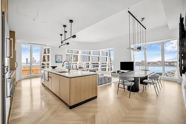 W 18th St #1504 - Photo 2 of 11