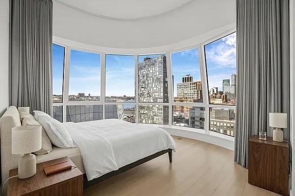 W 18th St #1504 - Photo 4 of 11