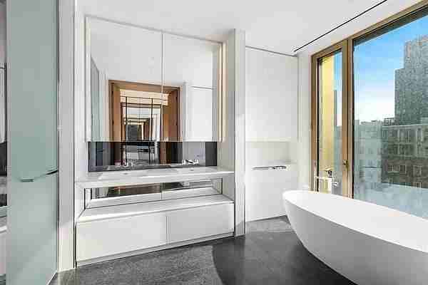 W 21st St #6B - Photo 6 of 20