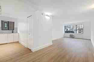 W 24th St #3N - Photo 1 of 1