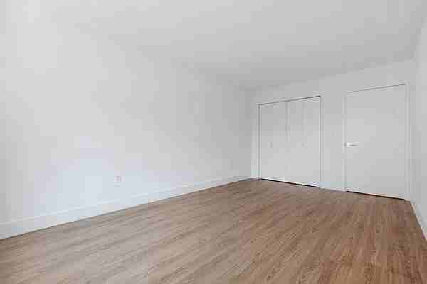 W 24th St #4N - Photo 5 of 20