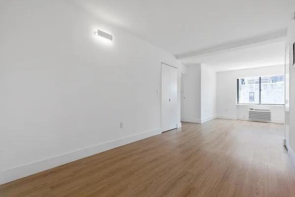 W 24th St #PHA - Photo 2 of 19