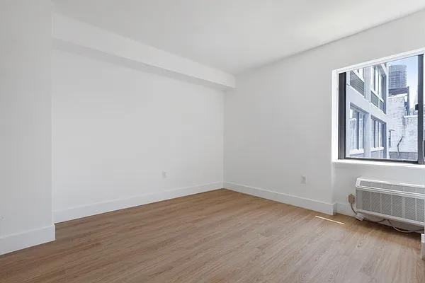 W 24th St #PHA - Photo 4 of 19