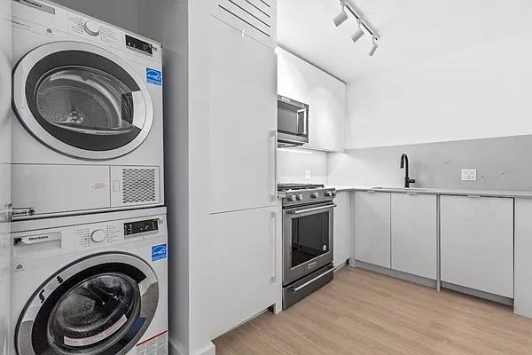 W 24th St #10O - Photo 3 of 20