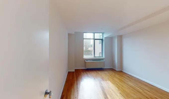 W 21st St #1013 - Photo 3 of 20