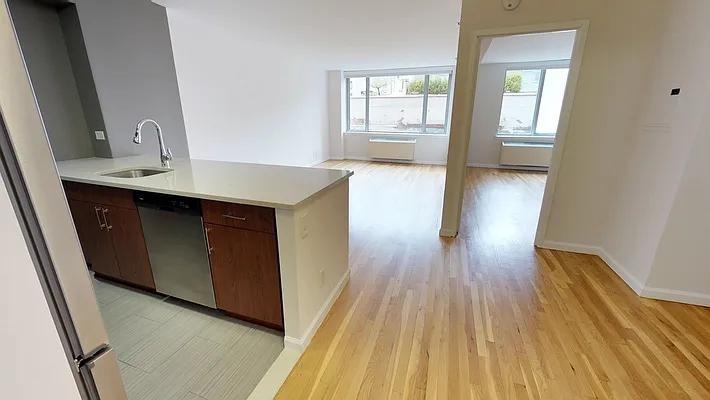 W 21st St #913 - Photo 7 of 20